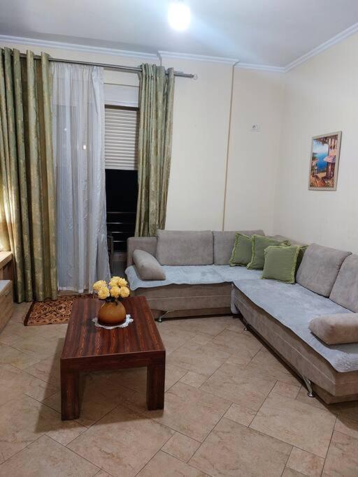Buneci Apartment Tirana Kültér fotó